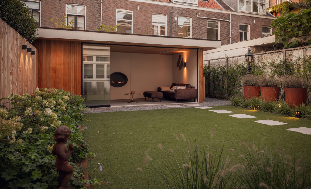 Tuinkamer- schuifdeuren- houtbouw