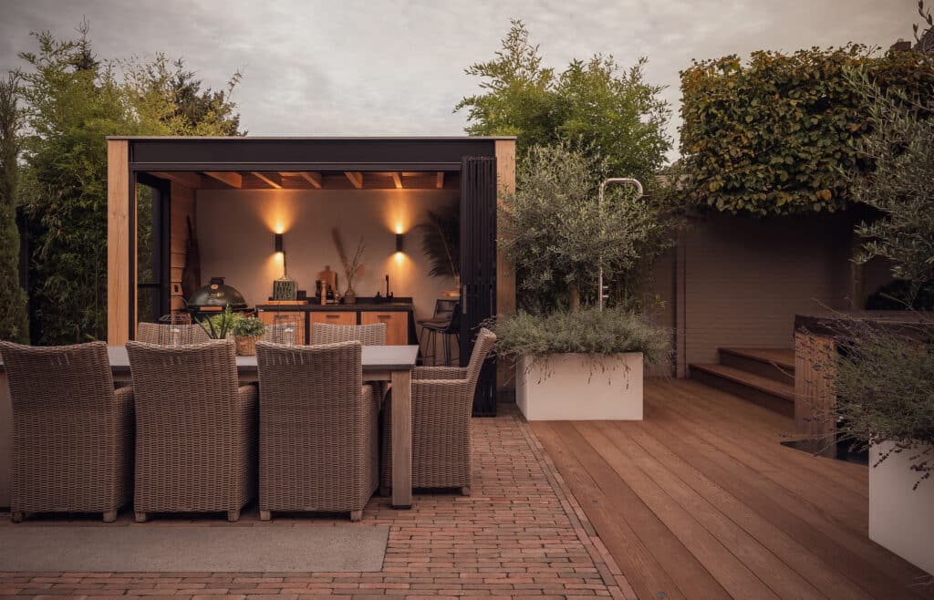 Tuin met overkapping Huizen